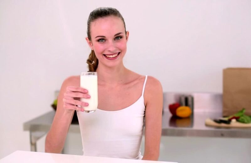 Mleko je nutritivno bogato, može podržati zdravlje i mršavljenje uz umerenost i pravilan izbor.